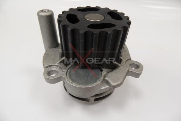 Water Pump, engine cooling MAXGEAR 470053