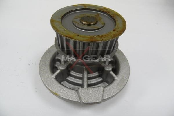 Water Pump, engine cooling MAXGEAR 470024