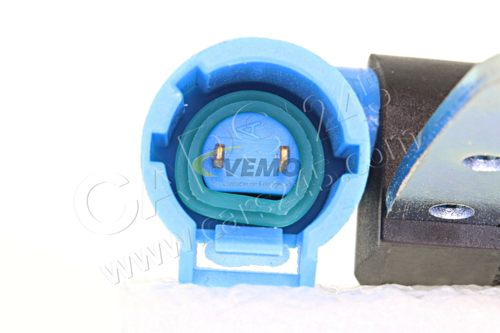 Sensor, crankshaft pulse VEMO V46-72-0043 2